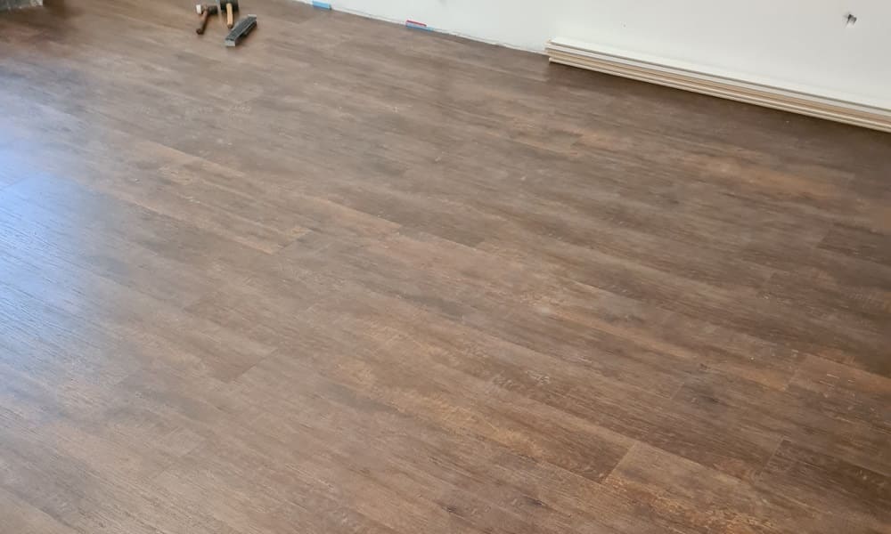 Verlegung von Vinylbodenbelag