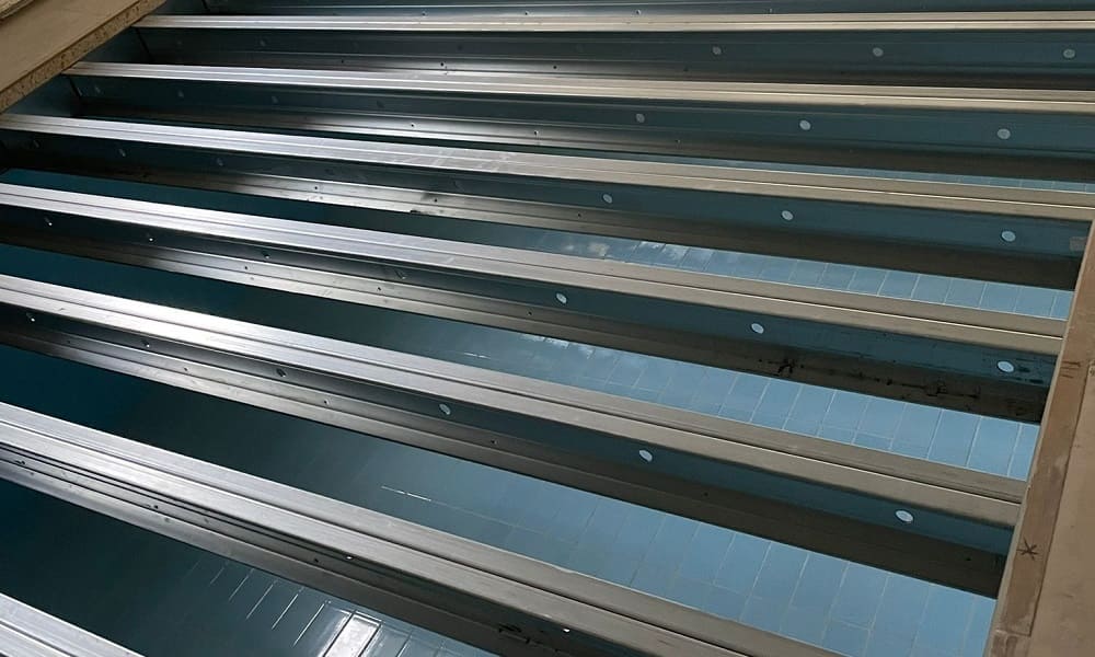 Verschliessen eines alten Schwimmbecken mit dem Knauf Cucon System