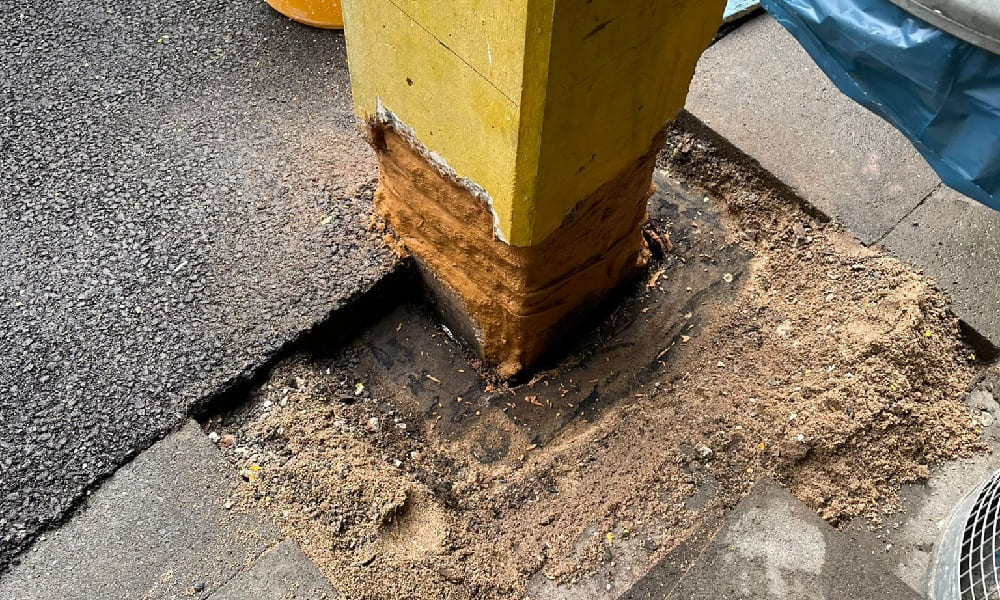 Betonsanierung am Fußpunkt einer Stahlbetonstütze