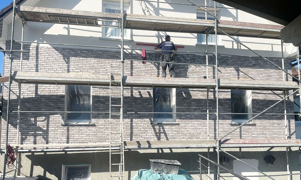 Fassadenverkleidung Giebelwand Schlagseite mit Klinkerriemchen
