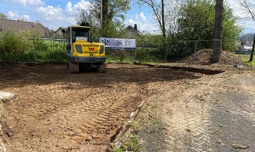 Baugrubenaushub für einen Anbau